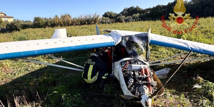 Ultraleggero precipita nelle campagne di San Sperate, grave un 70enne