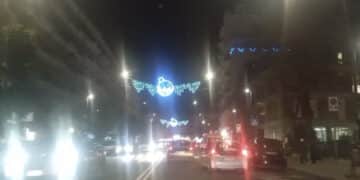 Quartu, le luminarie di viale Colombo accendono la voglia di shopping: “Qualcosa si muove, ma dipende dal portafoglio”(VIDEO)