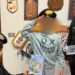 Scappa di casa per vendere libri e disegni e comprare il regalo di Natale alla sorellina: bimbo di 11 anni lo riceve dai Carabinieri
