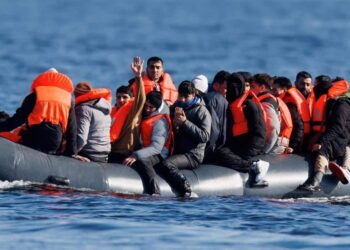 Con il bel tempo tornano gli sbarchi: un gruppo di migranti arrivato a Porto Pino e trasferito al centro accoglienza di Monastir
