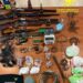 Sarroch, bracconiere arrestato dalla Forestale: sequestrati 250 uccelli e un cinghiale, armi e munizioni