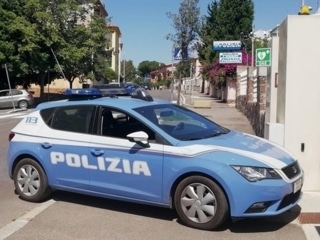 Carbonia, 41enne in arresto per detenzione di arma clandestina: in casa anche cocaina e marijuana