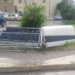 Caccia agli incivili a Monserrato, in piazza spuntano reti e materassi: “Vi stiamo guardando, la videosorveglianza è attiva”