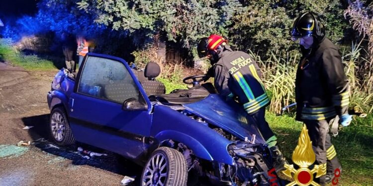 Grave scontro sulla Sp 5 a San Sperate, un ferito estratto dalle lamiere e trasportato in ospedale