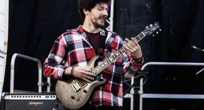 La tragedia di Alessandro Ambrosio, il capotreno ucciso con una coltellata: si cerca il killer