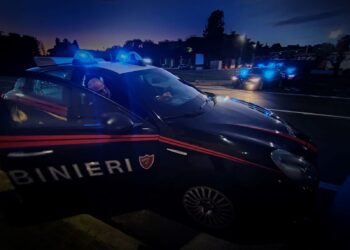 Cagliari, follia e paura in via Mameli: spray al peperoncino in un locale e pugni ai carabinieri, arrestato 22enne