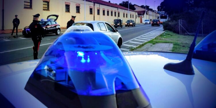 Fa un volo di dieci metri mentre rimuove le luminarie: grave operaio 34enne al Brotzu di Cagliari