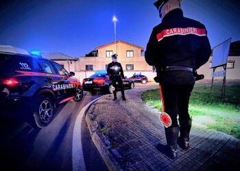 Mesi di estorsioni, minacce e ricatti a una commerciante dopo un incidente stradale: la procura di Cagliari fa arrestare tre persone