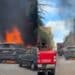 Cagliari, paura in via Goito: auto in fiamme vicino a case e altre vetture in sosta