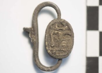 Nel nuraghe di Ruinas ad Arzana un antico scarabeo inciso con i geroglifici