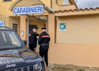 Senorbì, mostra le parti intime davanti a scuola: arrestato 59enne