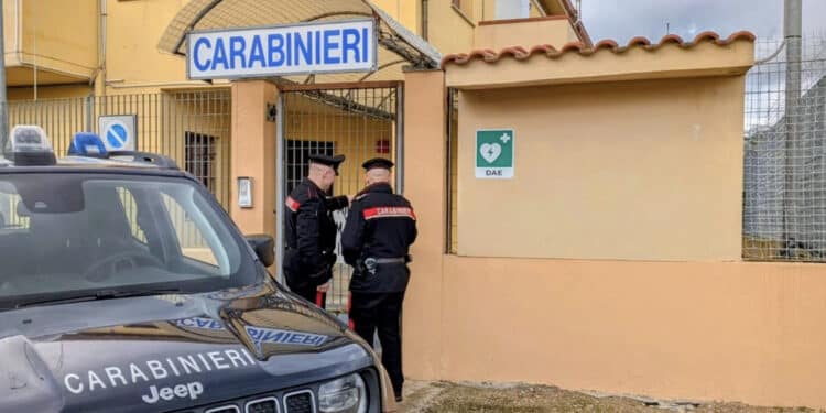 Senorbì, mostra le parti intime davanti a scuola: arrestato 59enne