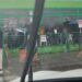 Cagliari, come in guerra per il cibo: assurde e inaccettabili scene per un sacco di pellet a prezzi choc