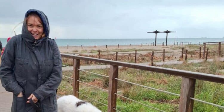 Juliana, l’amore per la Sardegna che diventa impegno: una storia di mare, ambiente e cittadinanza attiva