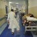 Sanità sarda “al collasso totale”: dall’inferno dei Pronto Soccorso ai neonati trasferiti allo stop delle analisi