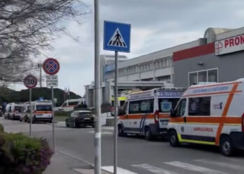 Monserrato, caos al Policlinico: “18 ambulanze in fila e pazienti in attesa di triage”