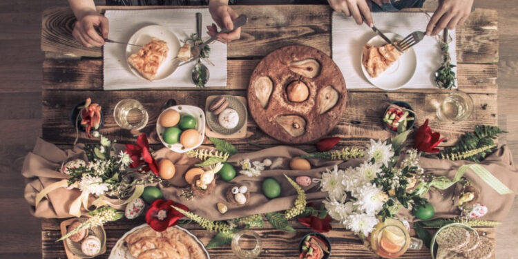 Sardegna, prezzi folli per il pranzo di Pasqua negli agriturismi: 60 euro a persona
