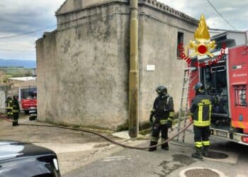 Nurri, incendio in un’abitazione: intervento dei vigili del fuoco