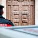 Terrore in casa a San Gavino, dopo il divieto di avvicinamento tenta di sfondare la porta di casa dell’ex compagna