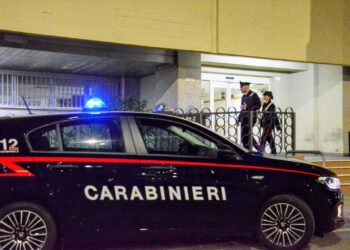 Cagliari, in casa a Stampace nascondeva droga, munizioni e banconote false: 28enne in carcere