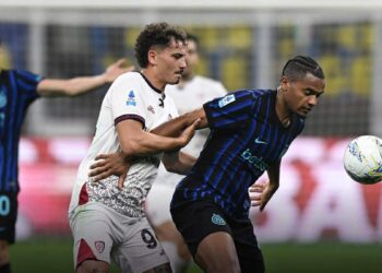 Inter-Cagliari 3-0, il catenaccio di Pisacane non serve a niente: Barella innesca la goleada, salvezza ancora in bilico