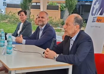 Stop stragi del sabato sera a Cagliari, giovani a bordo dei bus per raggiungere le mete del divertimento