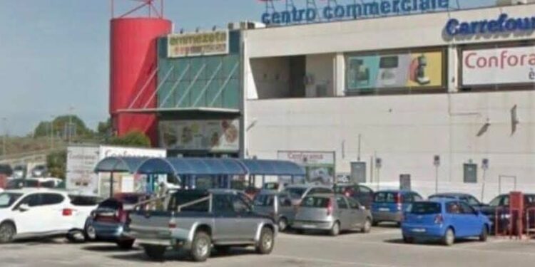 Furti e molestie al centro commerciale di San Sperate, la questione finisce sui banchi della Regione