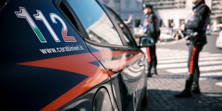 In fuga con lo scooter sul lungomare di Quartu: 19enne ha un incidente e scappa a piedi, poi si costituisce