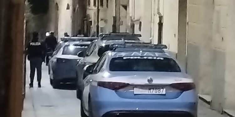 Cagliari, rissa con coltello in via la Marmora: cinque pattuglie della polizia e un’ambulanza