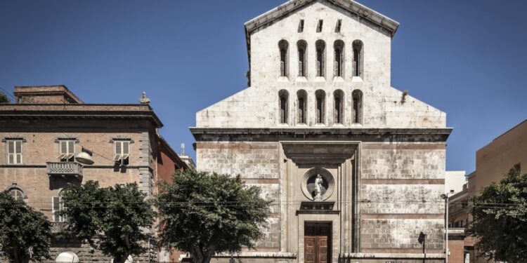 Cagliari, il nuovo centro di accoglienza nella chiesa del Carmine non piace ai residenti di Stampace