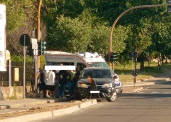 Via Vesalio shock, investito un pedone nello stesso punto dello schianto di stamattina