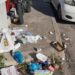 Cagliari, cumuli di rifiuti e sporcizia in via Venturi dopo le file dei migranti per il permesso di soggiorno