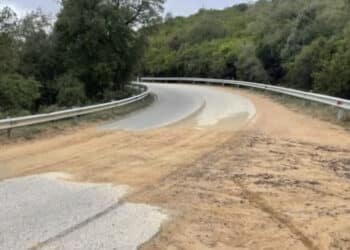 Burcei, la strada impercorribile allontana i turisti: “Le persone che vengono da noi si lamentano della viabilità“