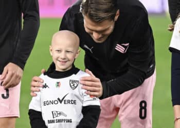 Addio ad Alessia La Rosa, “la guerriera” tifosa del Palermo morta a 8 anni per un malattia