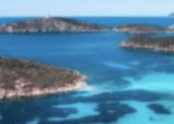 Sardegna paradiso del mare: l’Isola premiata con 17 Bandiere Blu, spiccano Tuerredda e Teulada