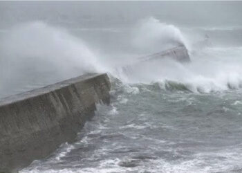 Sardegna sferzata dal maestrale ed è di nuovo allerta meteo: raffiche fino a burrasca e crollo delle temperature