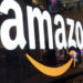 Si dà fuoco davanti a uno stabilimento Amazon: gravissimo un 36enne