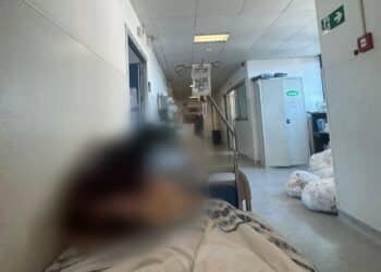 Disastro sanità a Cagliari, pazienti da giorni in attesa di un posto letto e di un referto: il racconto