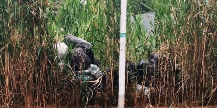 Quartu Sant’Elena, una discarica a cielo aperto a due passi dalla scuola