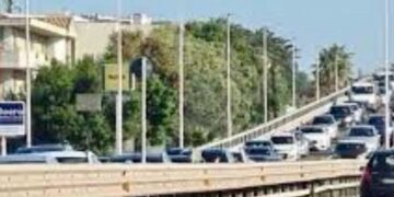 Cagliari, caos totale sull’asse mediano: inferno traffico in entrambe le direzioni, automobilisti intrappolati e furibondi
