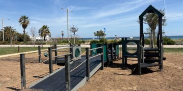 Quartu Sant’Elena, parco giochi inclusivo al Poetto, un grande attrezzo multifunzione con rampe per l’accesso ai disabili