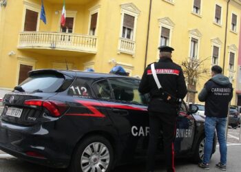 Cagliari, spiava i dipendenti di un bar in centro con una telecamera illegale: 54enne nei guai