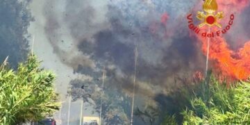 Caldo e vento non perdonano, già emergenza incendi:  giornata di passione nel Cagliaritano