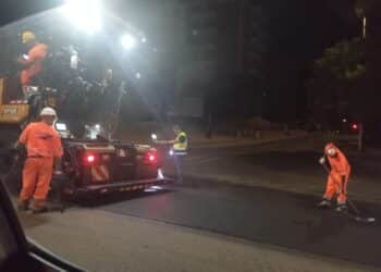 Asfalto nuovo e segnaletica rifatta in Viale Marconi, ma a Genneruxi cresce il malcontento: “Le criticità sono sempre le stesse”
