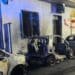 Paura nella notte a Quartu: auto parcheggiate in fiamme, danneggiata la facciata di un palazzo e una famiglia evacuata