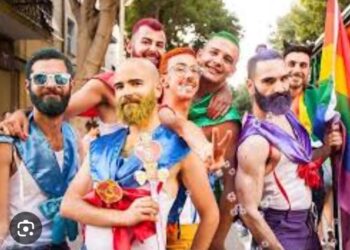 Carriera alias, scontro in Consiglio sulla mozione che consente l’identità diversa da quella anagrafica: è polemica aperta