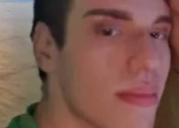 Cade dal cofano dell’auto in corsa dell’amico, Pio Domenico muore a 22 anni
