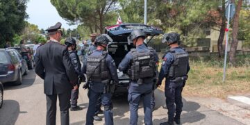 Monastir, fa irruzione in tabaccheria armato e col volto coperto: messo in fuga si barrica in casa